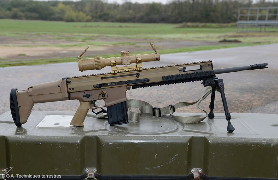 フランス軍 新スナイパーライフルSCAR-H PRとグロック17拳銃調達開始