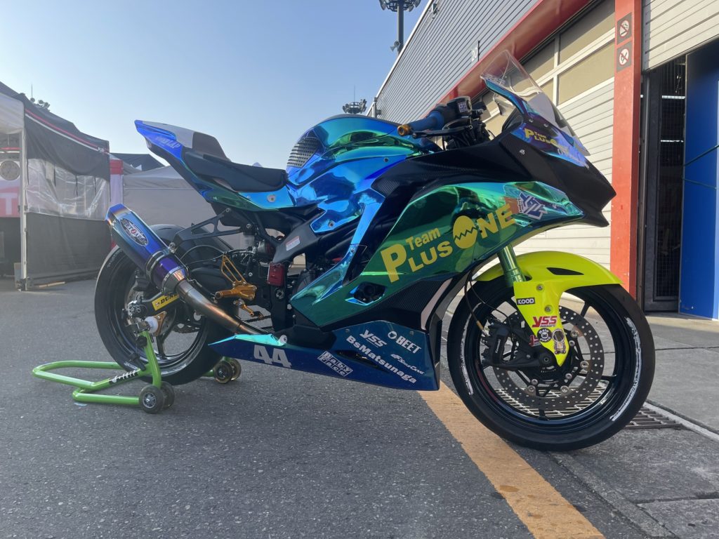 ラッピング施工 - OVER LAP