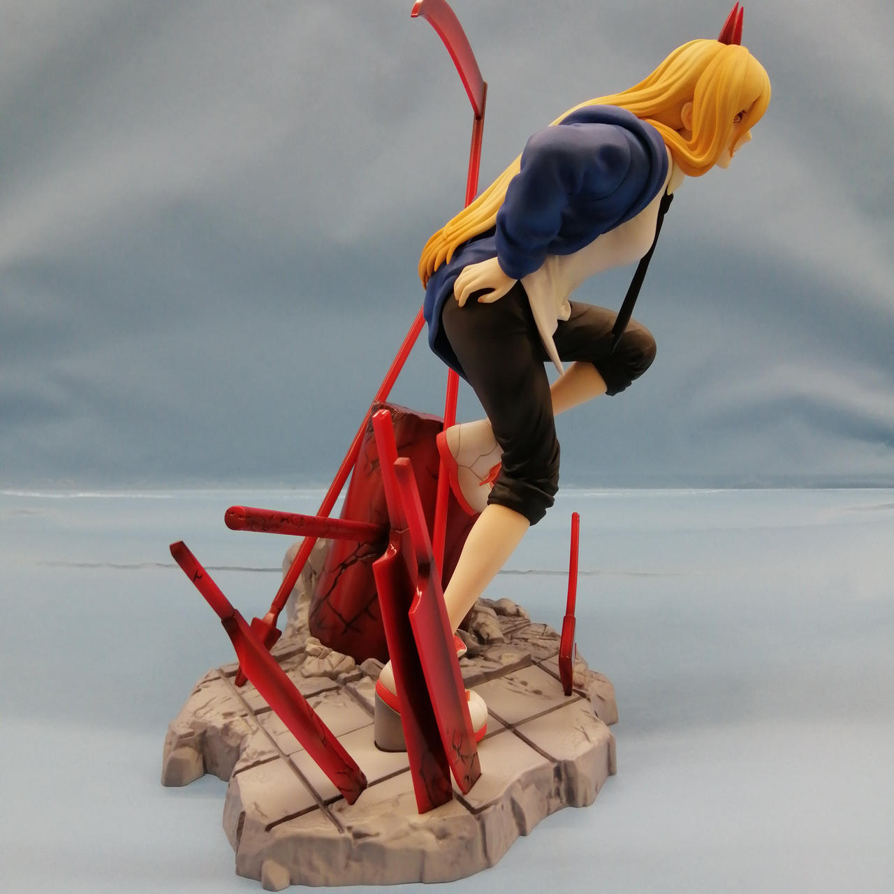 フリュー|パワー 1/7スケールフィギュア|【ハードオフ公式通販】オフ