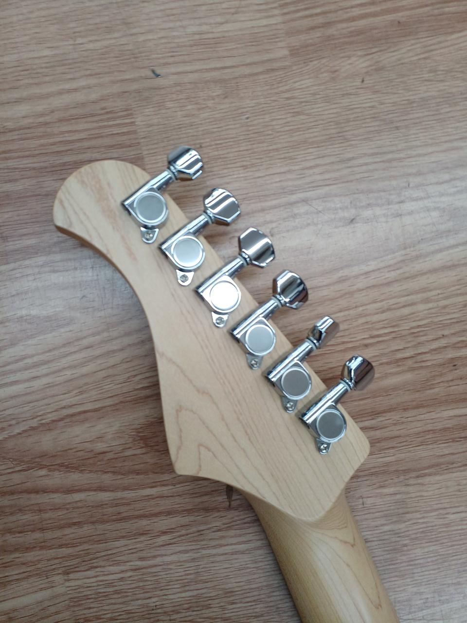 バッカス(BACCHUS)|ストラトキャスタータイプ|【ハードオフ公式通販