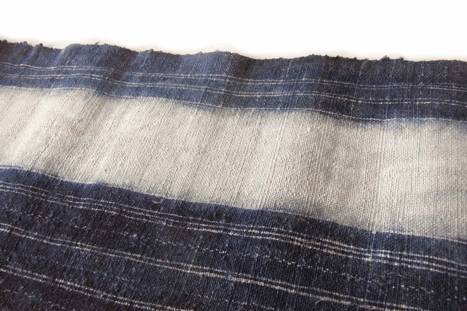 モン族藍染めろうけつ麻布No.T-HM-231|中国に暮らすモン族（ミャオ族