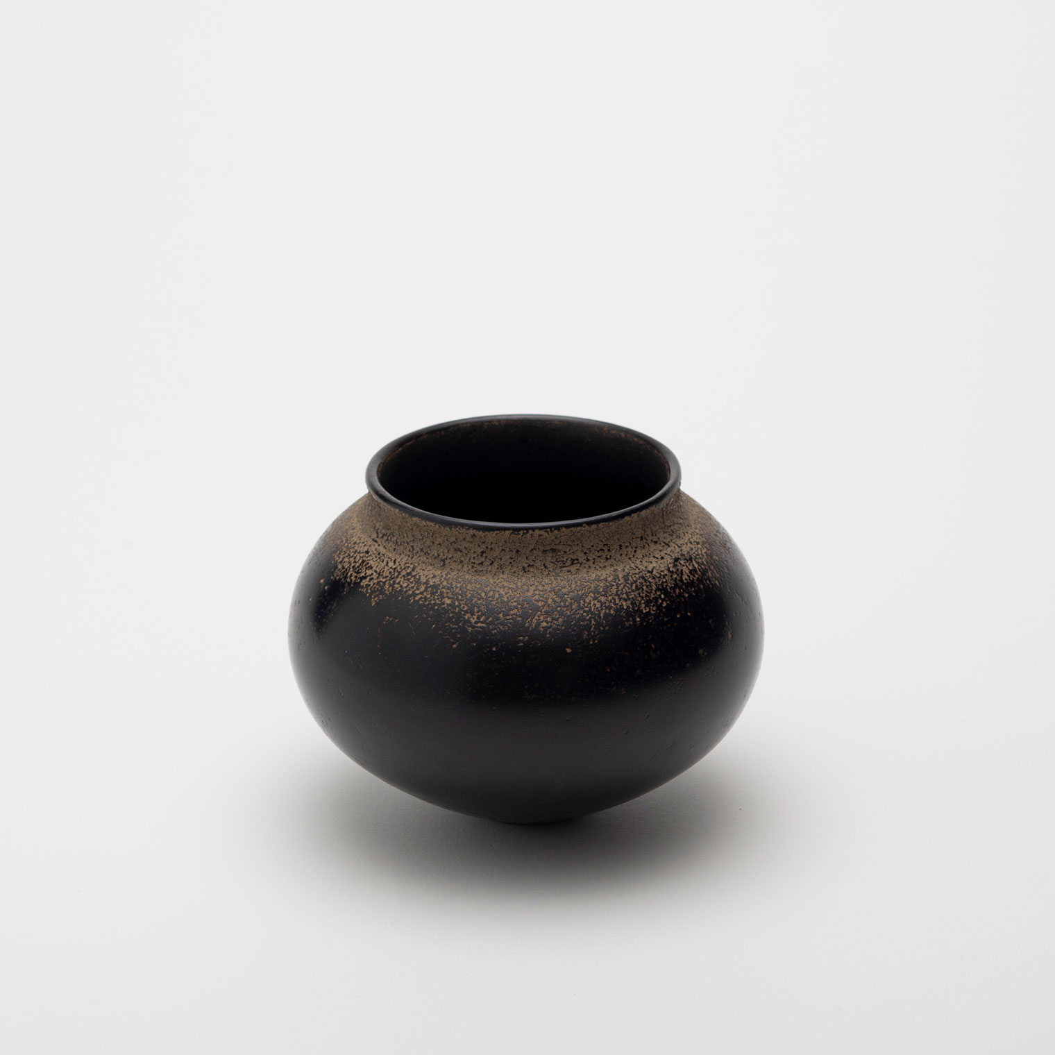 黑 花器 | Works | 安齊賢太 | panorama