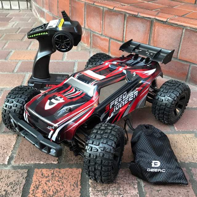 ちょっと大き目なボディのDEERC 9206Eで悪路を爆走する快感を味わおう