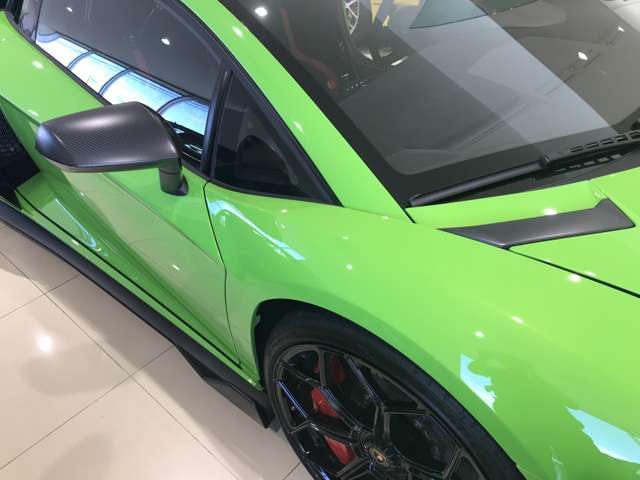 ランボルギーニ アヴェンタドールSVJ 4WD D車 グリーンパール