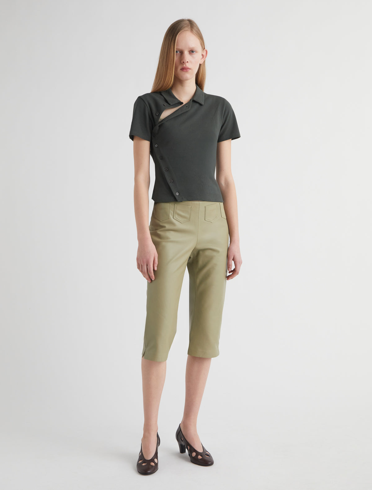 NICO-Khaki short-sleeved, asymmetric buttoned top – paloma wool