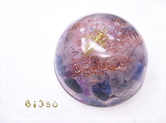 bijyu-129 ドーム型 アメジスト＆ソーダライト 光るオルゴナイト 毘殊