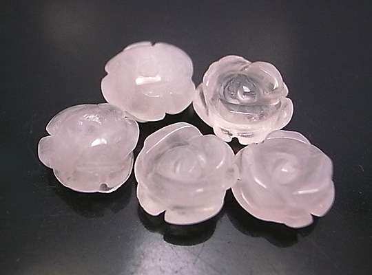 ローズクォーツ（紅水晶） バラ薔薇ばらパーツ 天然石パーツ 天然石ビーズ