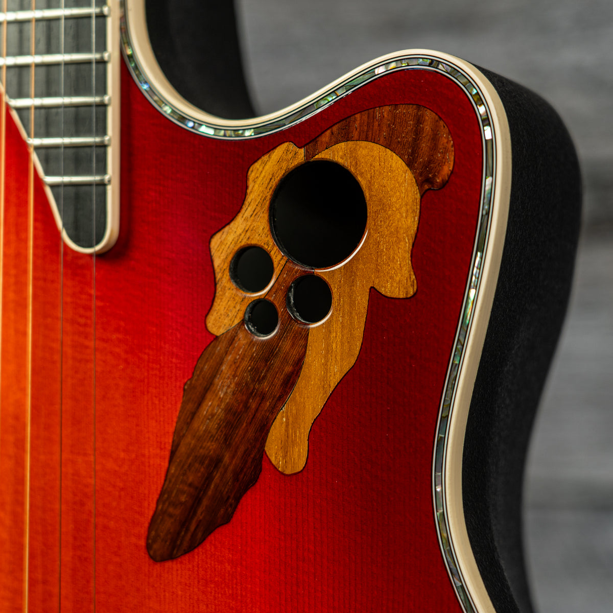 Ovation Custom Elite LX (USED)