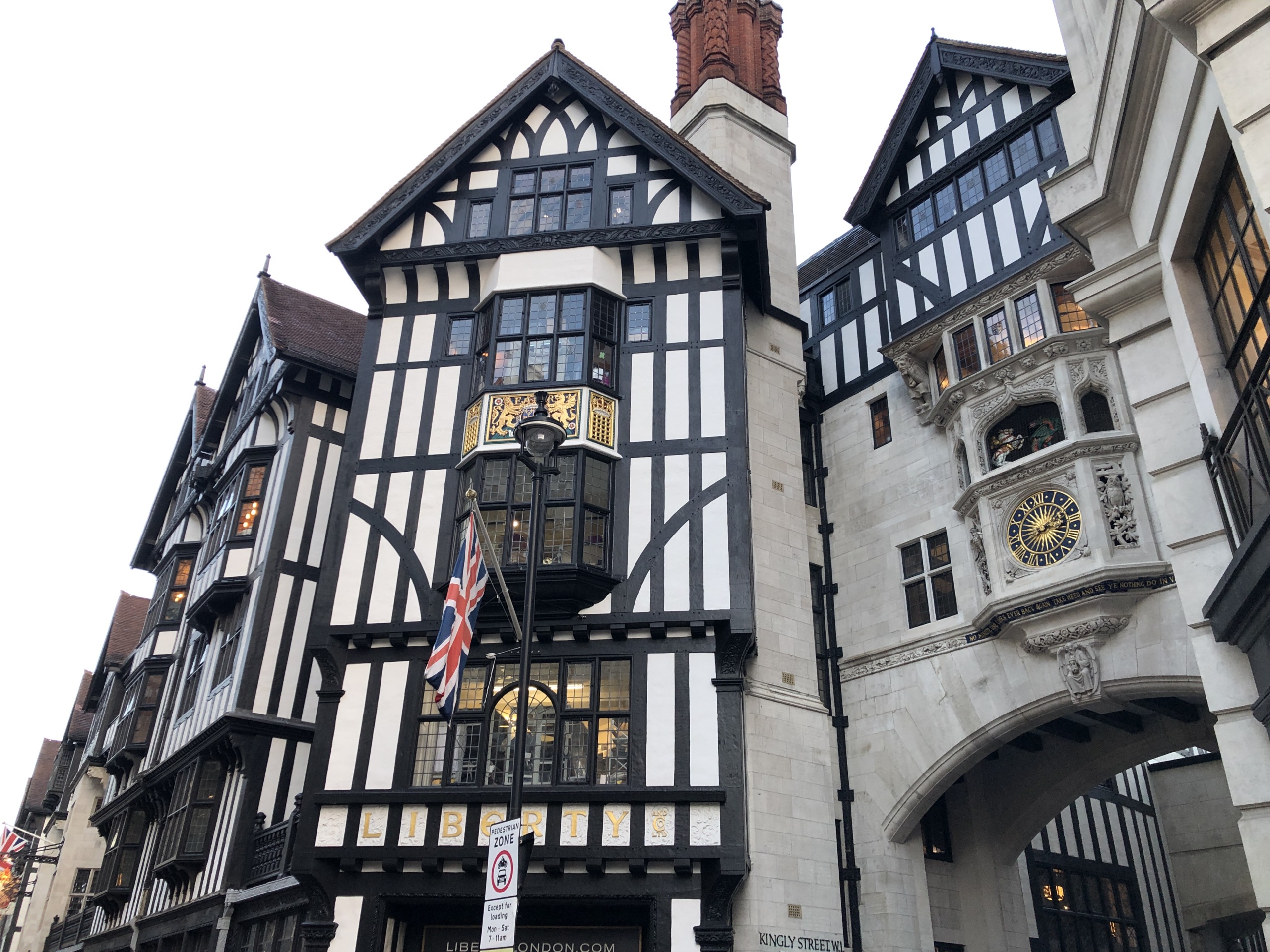 イギリス老舗百貨店】リバティ（Liberty）のおすすめお土産 | 英国