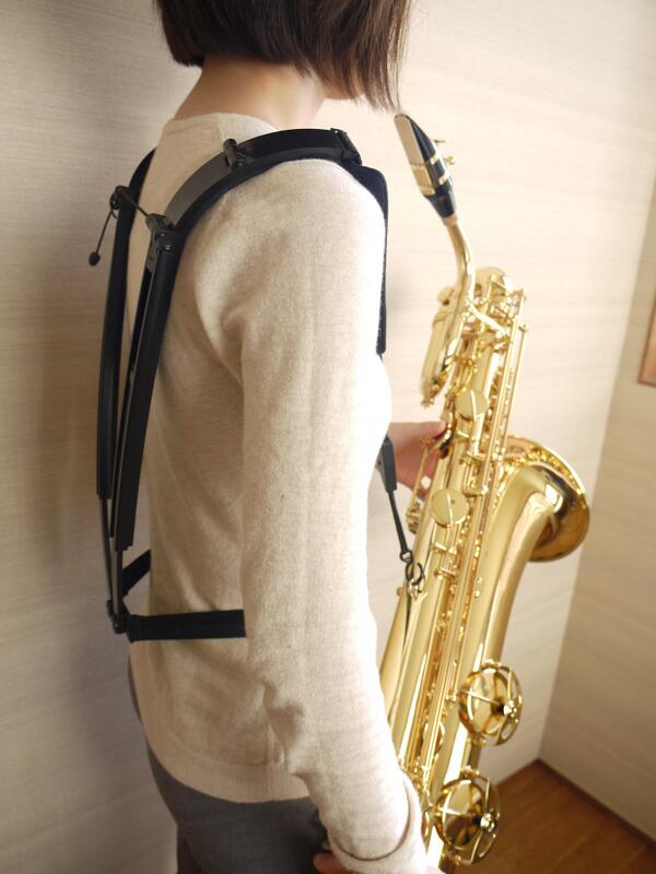 バンドレン ユニバーサルハーネスサクソフォンストラップ 掲載しました