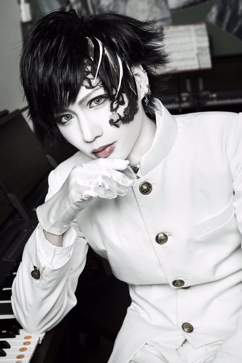 キズ are Vo:来夢 @Kizu_LiME Gt:reiki @Kizu_reiki Ba:ユエ @Kizu_yue