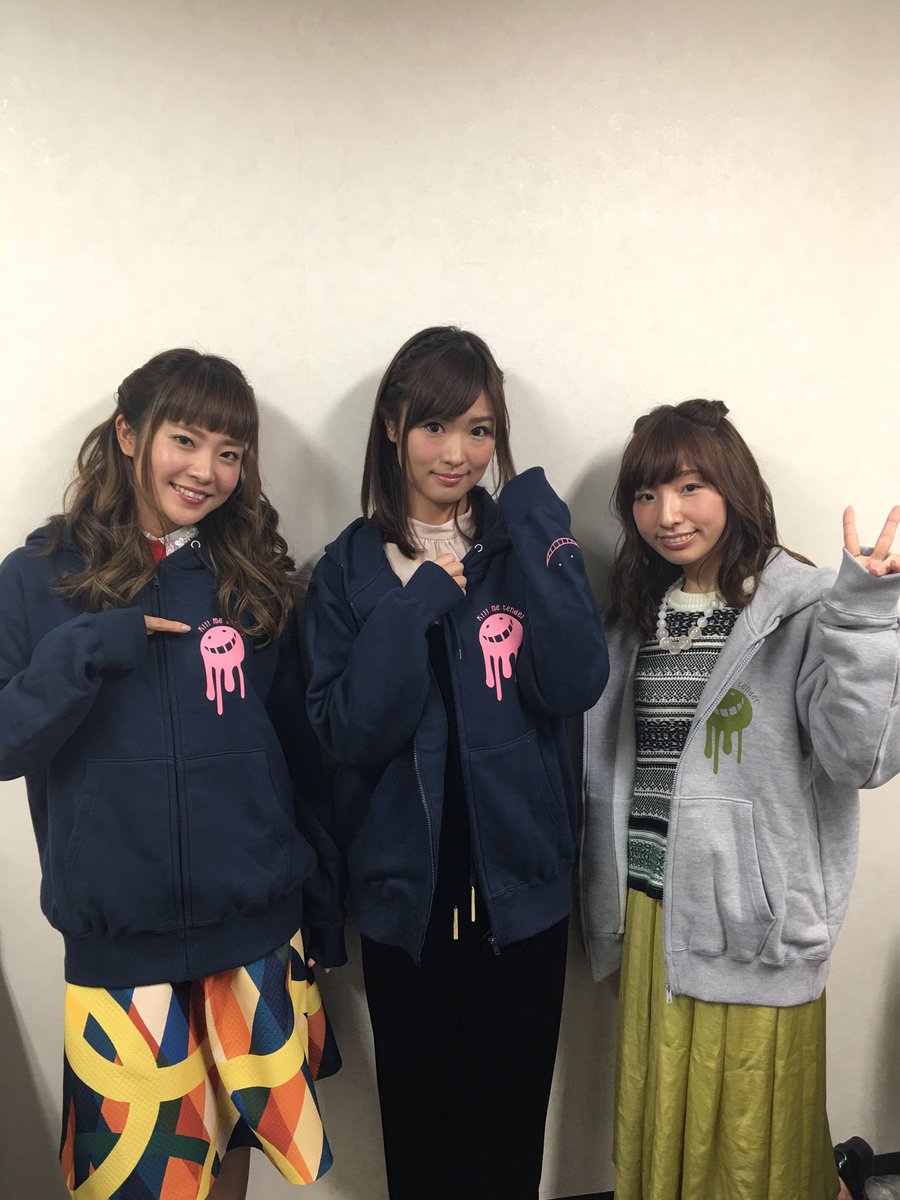 昨日と本日の舞台挨拶の合間に、劇場販売グッズのパーカーを着て頂き