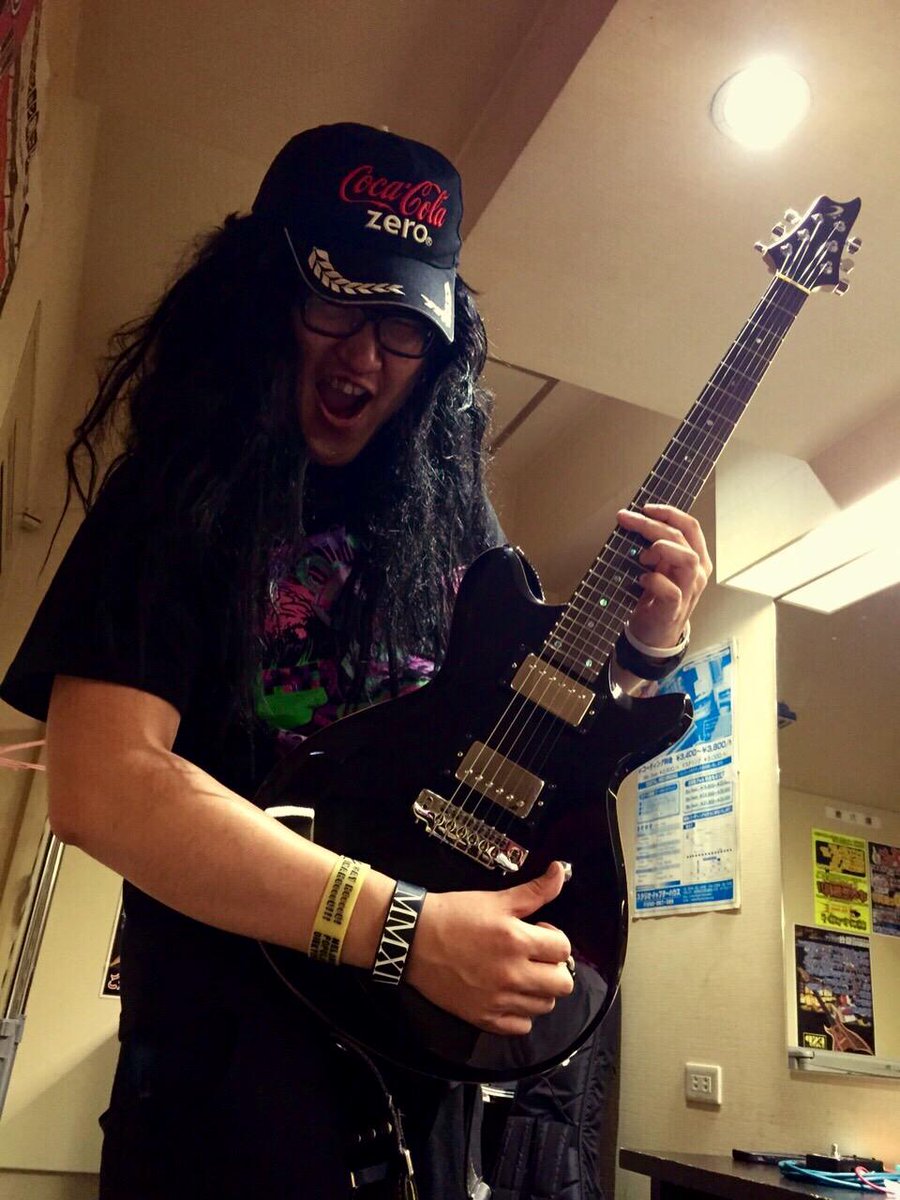 あとこのT's Guitars Vena24/27