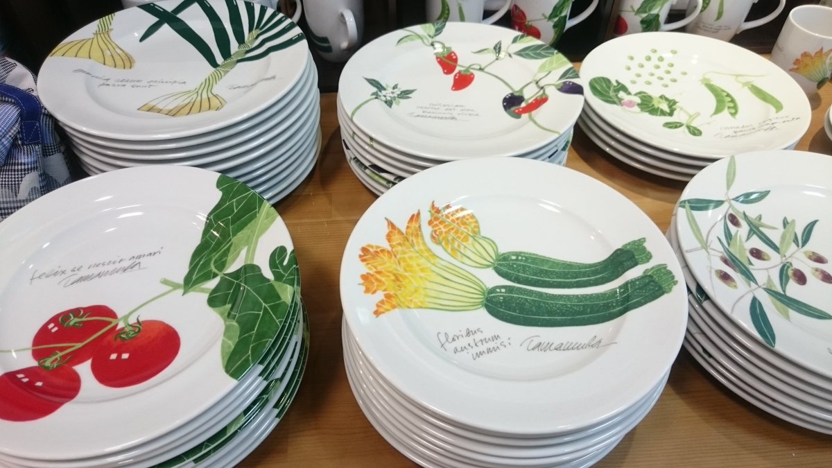 東京ソラマチ店では、玉村豊男さんのワイナリー「ヴィラデスト」の食器