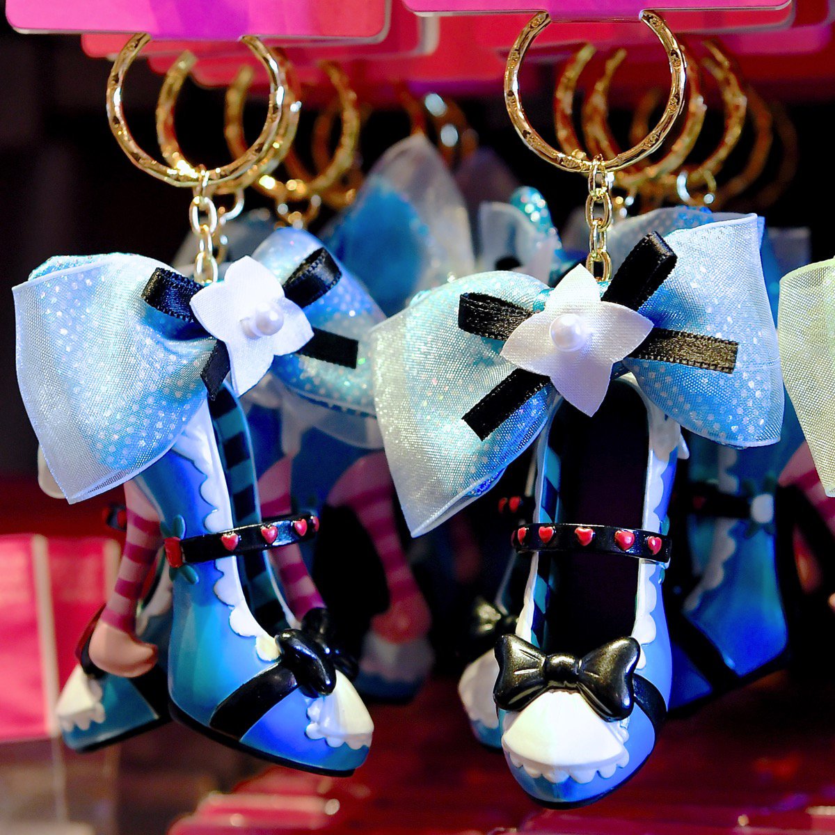 東京ディズニーランドで人気のシューズキーチェーン 7人のプリンセスに