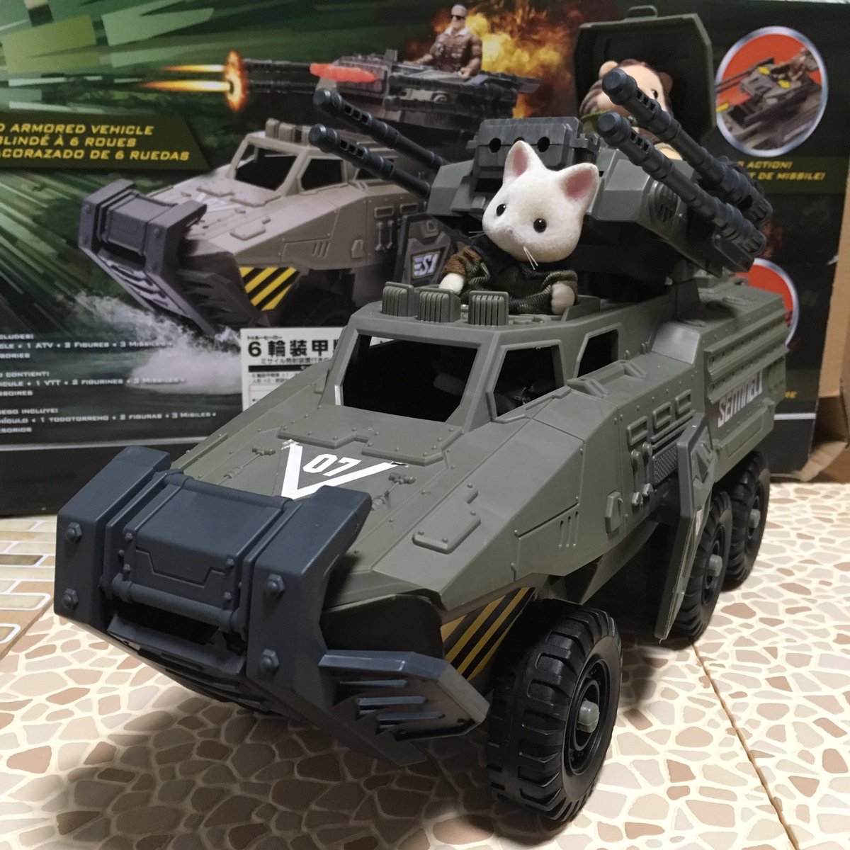 アクアシューターズ 勢の方々にDICKE TOYSの車両がひろまってきたっ