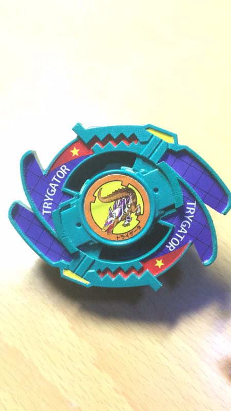 Beyblade爆転シュートベイブレード 自制：トライゲータ（trygator） 中