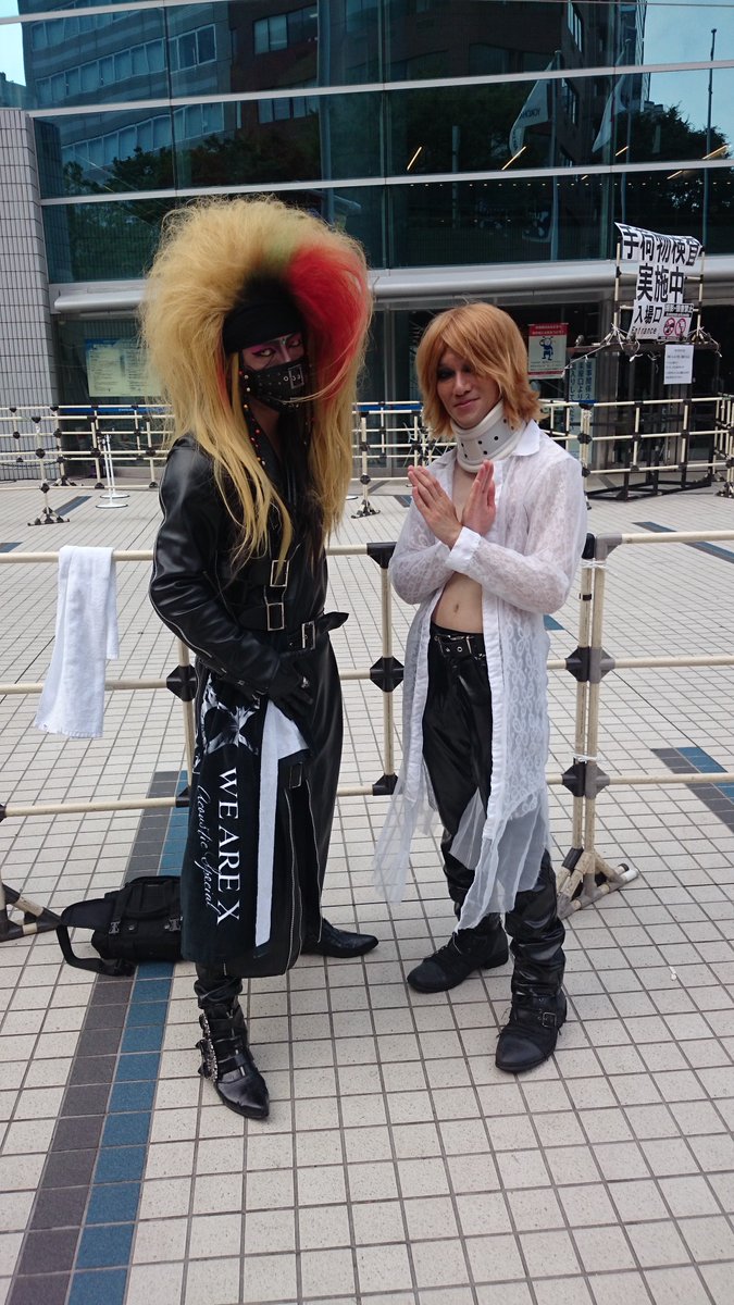 写真でも。 HIDEさんコスで有名なろんちゃん。 いつもX関連のイベント