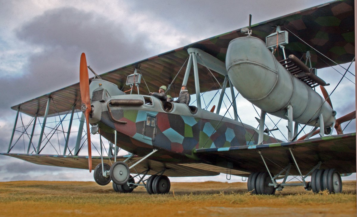 ツェッペリン シュターケン R.IV［ローデン改造 1/72］＊写真は模型