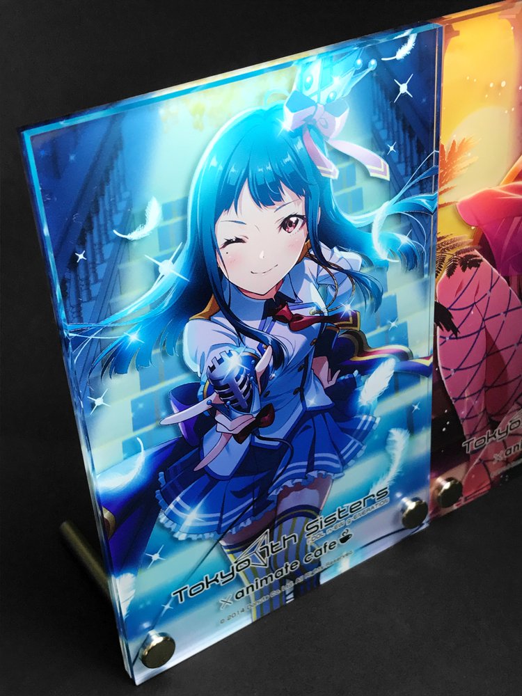 アクリルシャドーボックス」は写真のように絵柄の異なるアクリルを