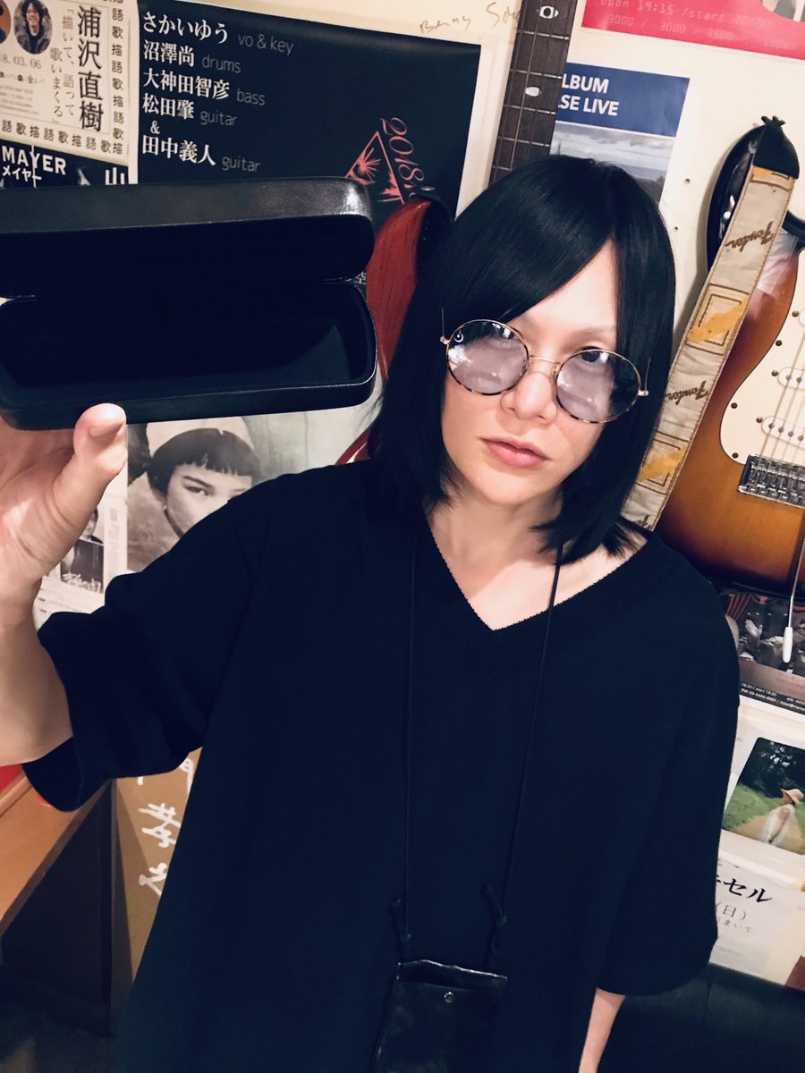 夜想眼鏡の御兄弟。 白昼夢サングラスのサンプルが届いた。 微調整する