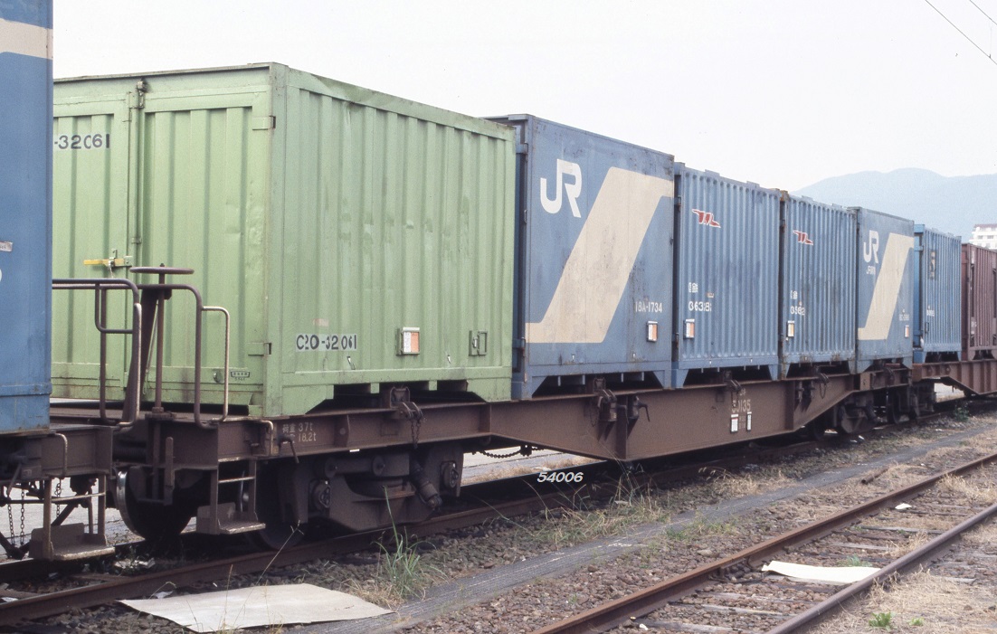 国鉄の民営化から2年半余り。電車等のJNR標記は早々に消去・取り外しが