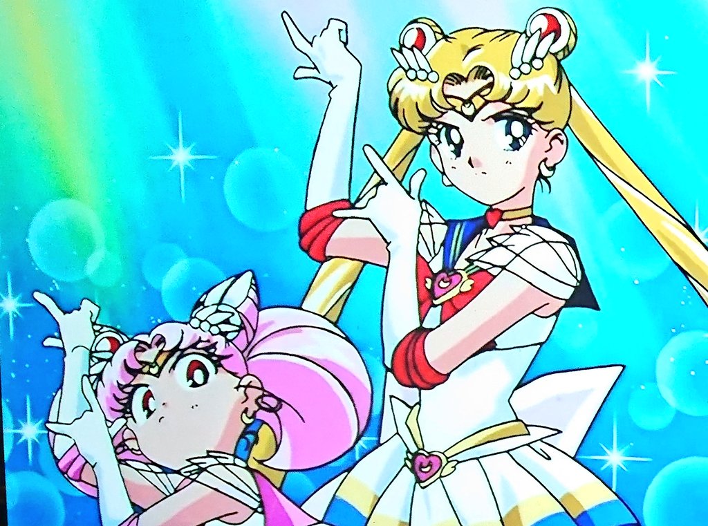 月に代わってお仕置きよ」ポーズの時に小さ過ぎて見切れてたり決め