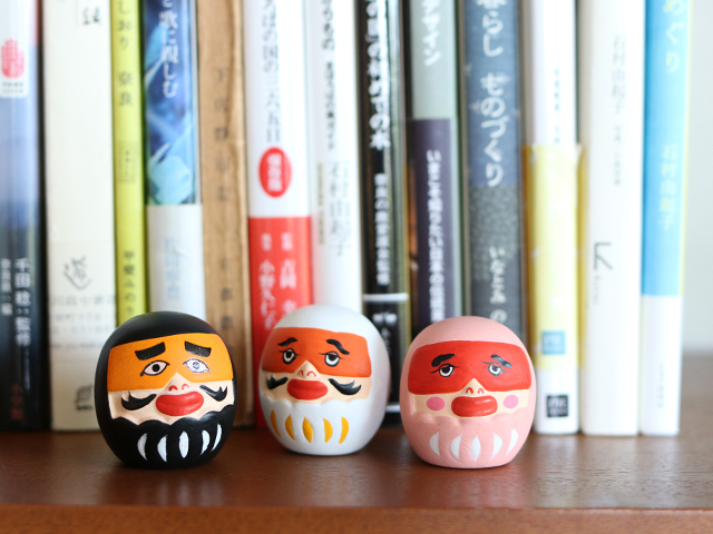 ついつい目が合う愉快なだるま 日本市 博多デイトス店で限定販売されて