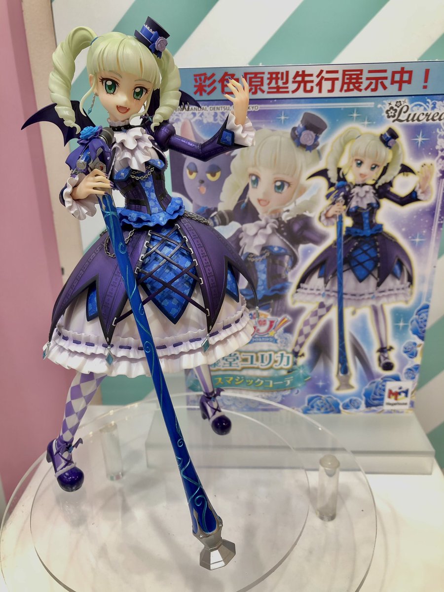 本日よりアイカツ！デザインマート東京駅店の店頭に「Lucrea(ルクリア