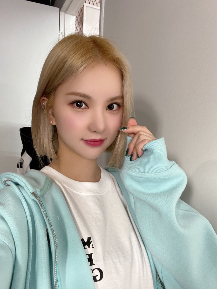 ヨチン_Day_ウナ ] 💙💜😉💙💜 #GFRIEND #ヨジャチング #여자친구