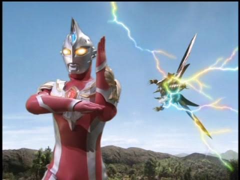 マクシウムカノンは厳密には逆L字ではなく、このように右手が左肘の前