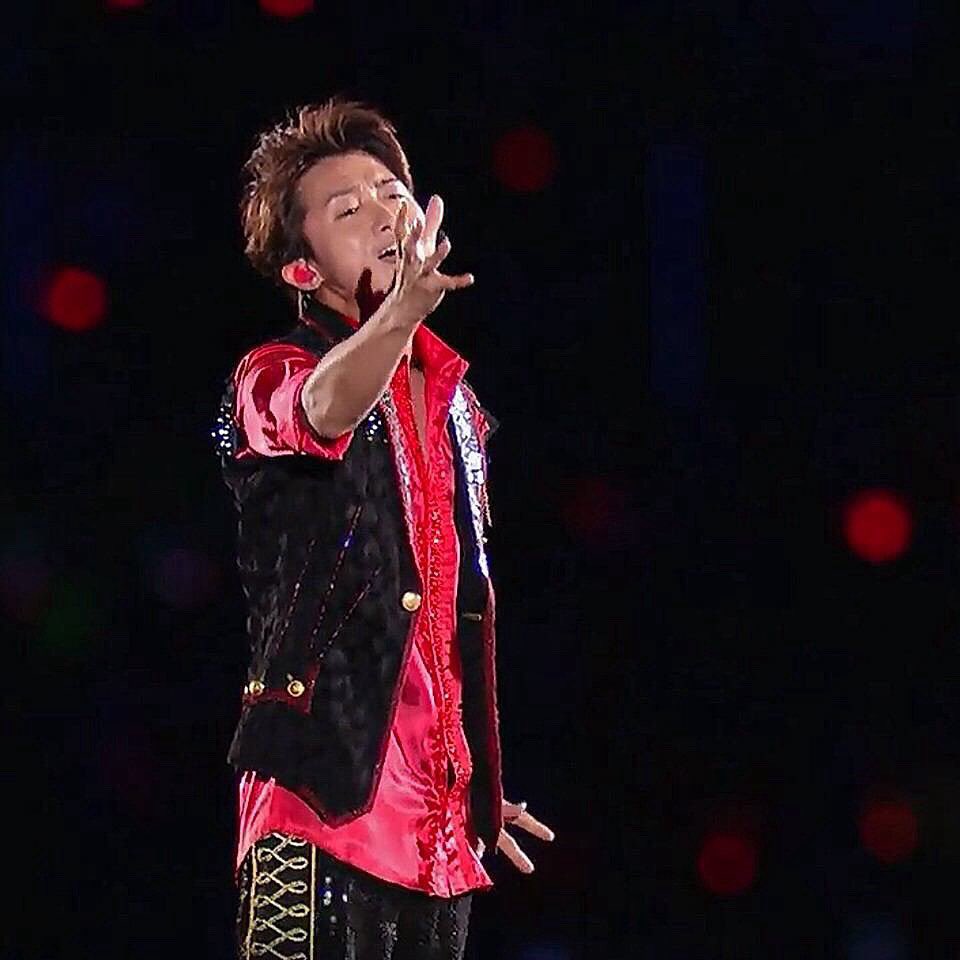 大野智ソロ曲「Take me faraway」 ゴールドの衣装は2008年 AAAツアーの