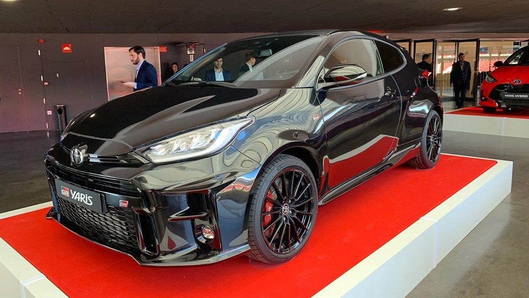 プレシャスブラックパールの GRヤリスがヌルテカ黒光りでカッコよ