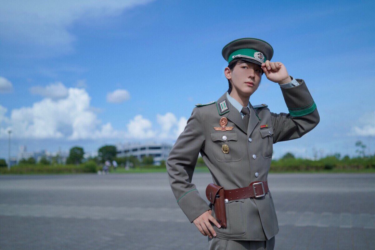 実はコミケ4日目にひっそりと東ドイツ軍の国境警備隊の軍服を着てまし