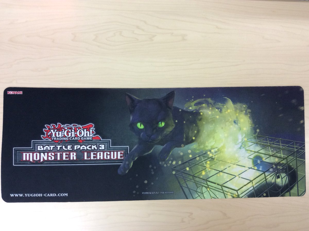 遊戯王量子猫プレイマット入荷しました 税込7980円で販売中です 是非