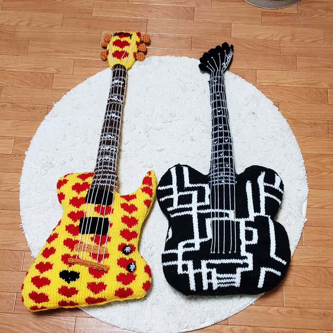 X JAPAN『hide』さんのhideモデルのギター【イエローハート】編んだよ