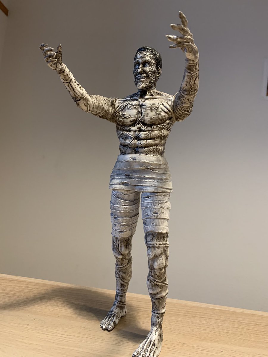 フランケンシュタイン』フィギュアのモノクロ版が、来月発売されます