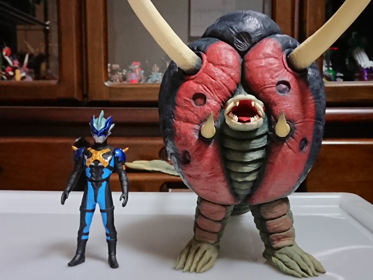 少年リック限定ソフビ、円盤生物ブラックエンドが到着しました。あまり