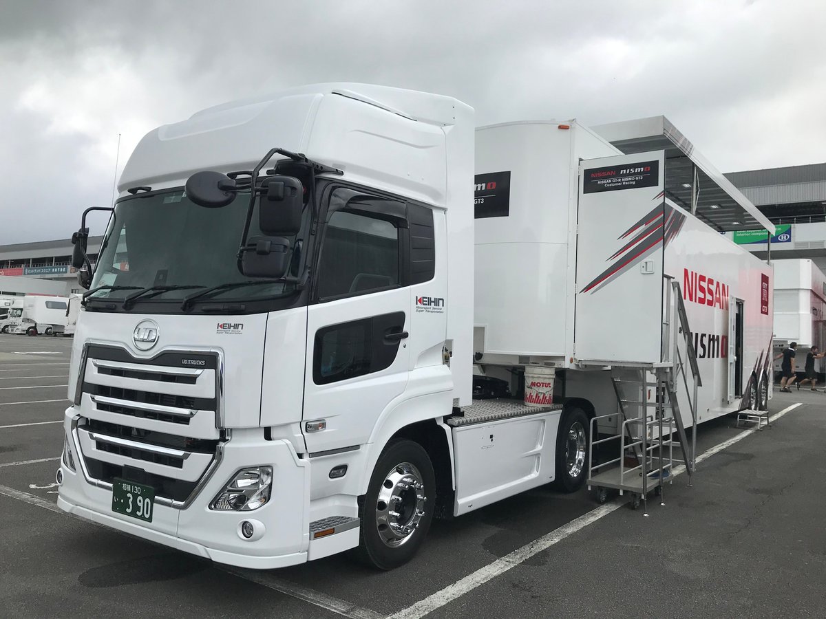 先ほどの各タイヤメーカーさんのトランスポーターつながりで、、、 GT3