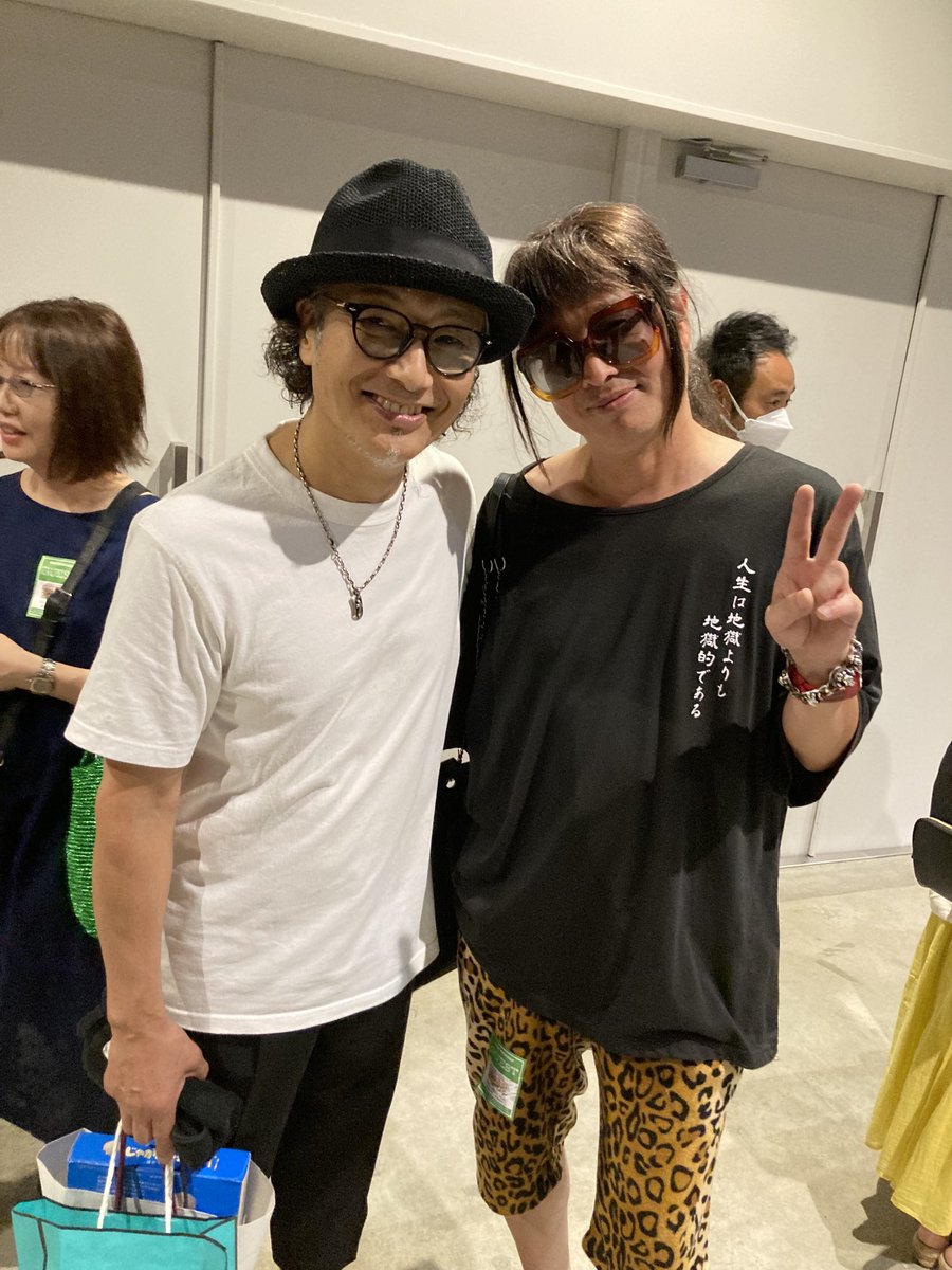 報告しまーす。 レアなツーショット写真が撮れました。リョージ君と金