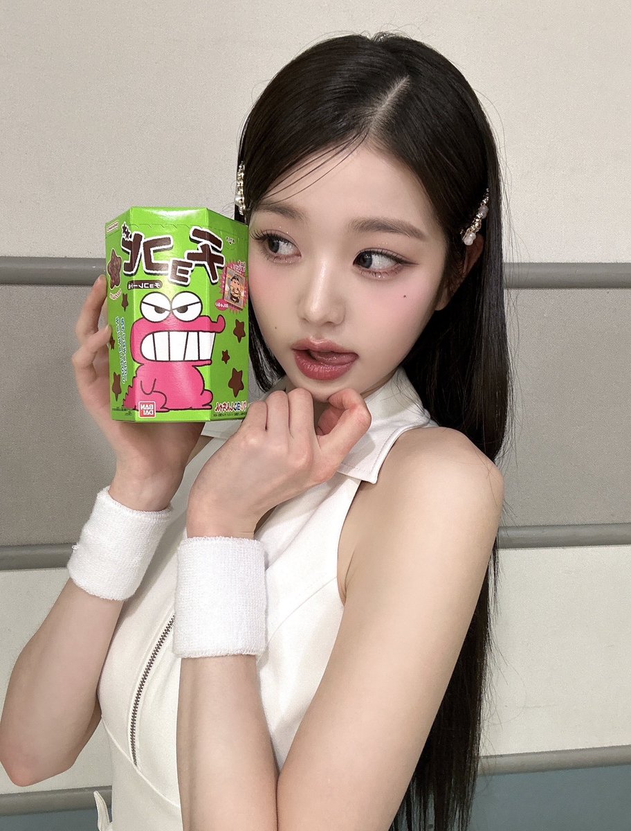 IVE ウォニョン x チョコビ チョコビの箱の高さは13cmだ