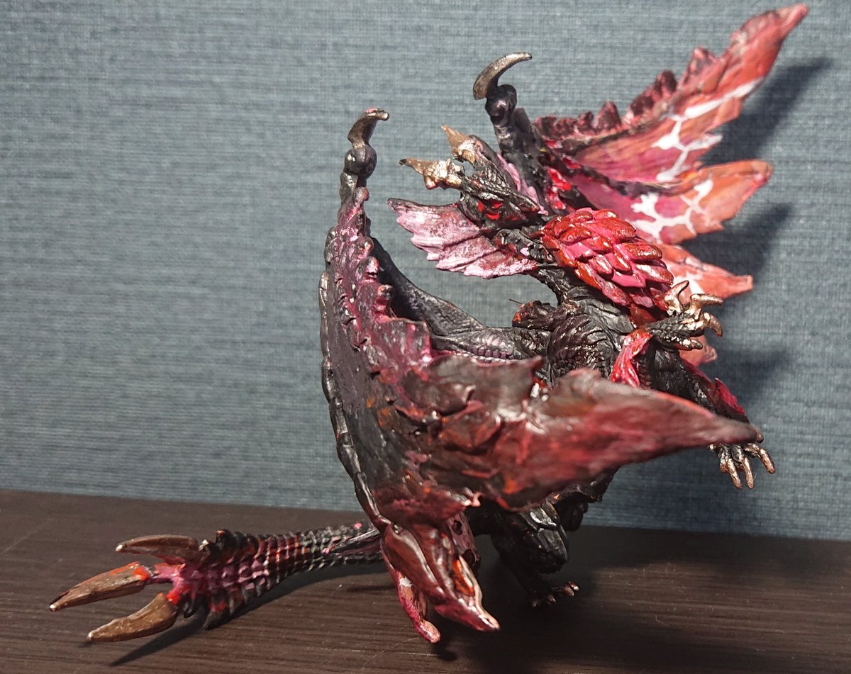 血氣蝕烈原初メルゼナフィギュア】 ひとまず完成かな 翼をゴツく鱗追加