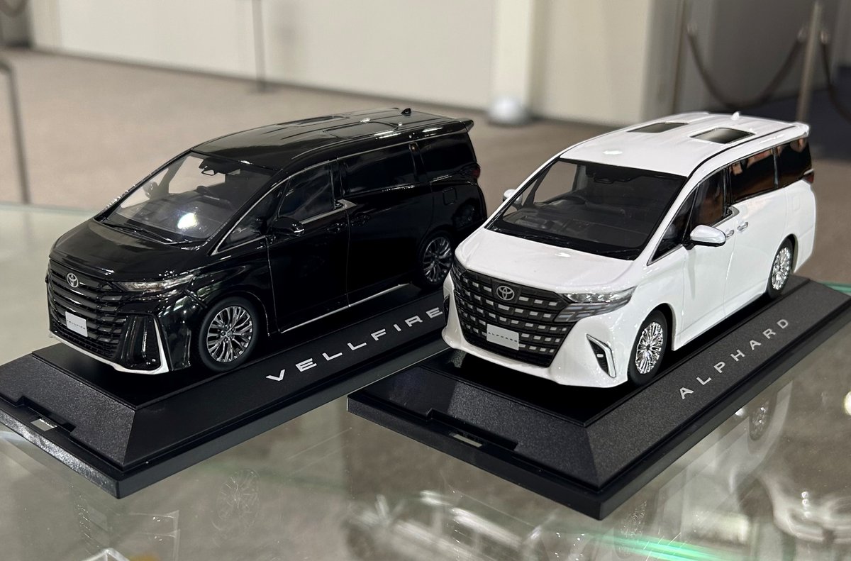 新型 #カラーサンプルミニカー 発売📣】 明日6/22（木）より #トヨタ