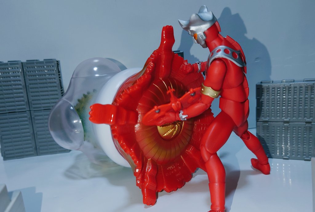 あなたのソフビ紹介 円盤生物 シルバーブルーメ 怪獣郷のシルバー