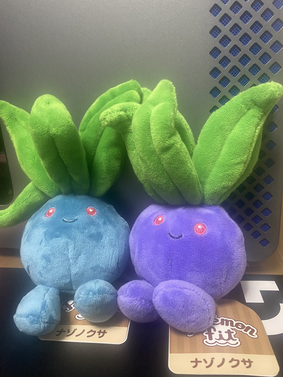 ポケセンにあったポケモンfitのナゾノクサが前買ったのと色が違ってて