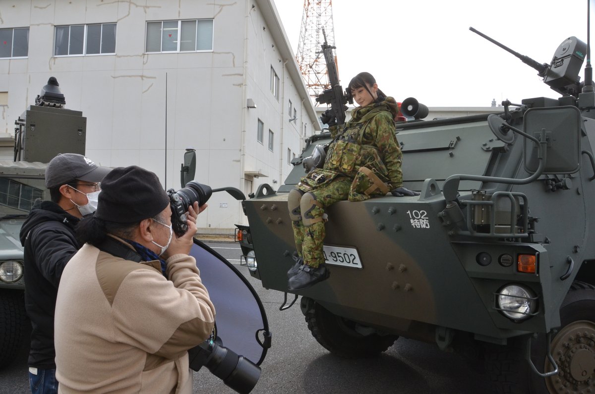 取材協力】中特防は、雑誌の取材協力を行いました。モデルとして18式