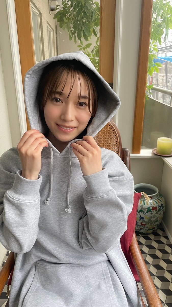 櫻坂46 守屋麗奈 1st写真集『笑顔のグー、チョキ、パー』 🍫発売中