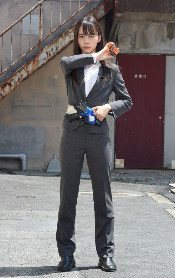 井桁弘恵さん、お誕生日おめでとうございます！ 出演作:仮面ライダー