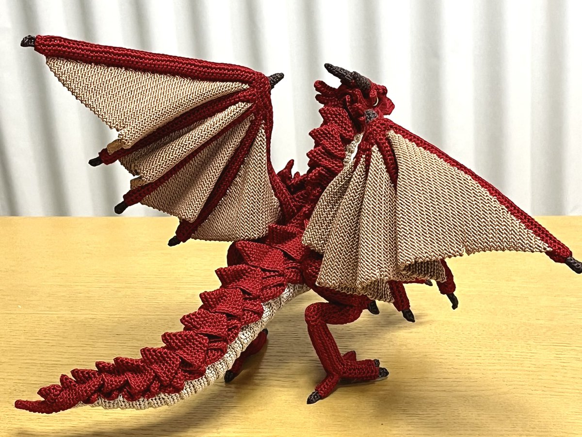 ドラゴン」のあみぐるみです！ 手足、尻尾、翼にはワイヤーが入って