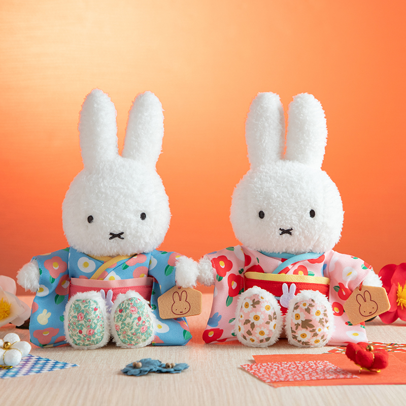 12月19日発売予定】 人気の着せかえほわほわぬいぐるみに季節のお花